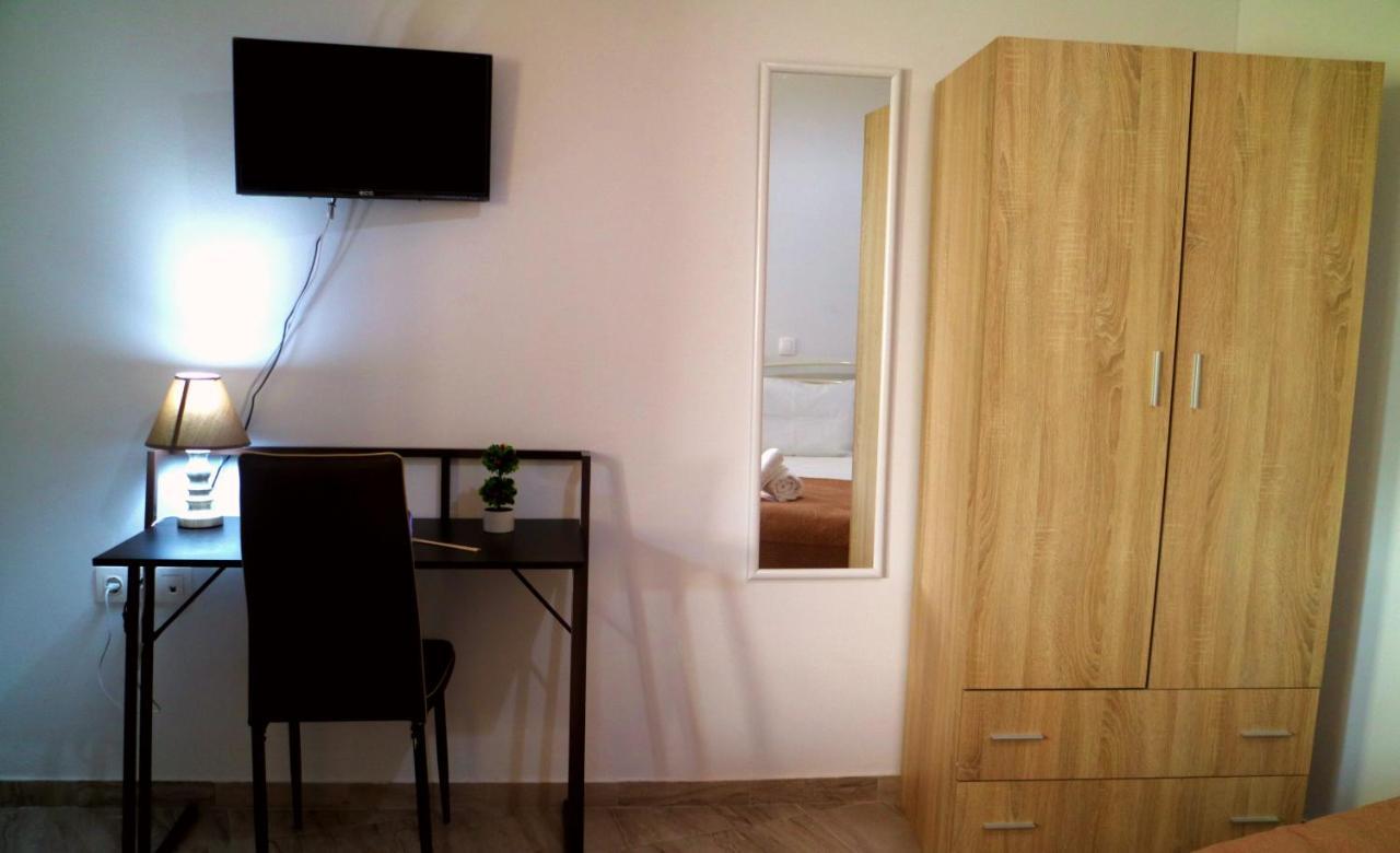 Christos Family Apartments Α Corfu  Exterior photo